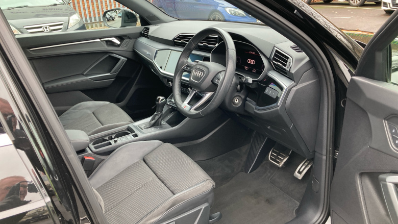 Audi Q3 35 TDI S Line 5dr S Tronic Diesel Estate